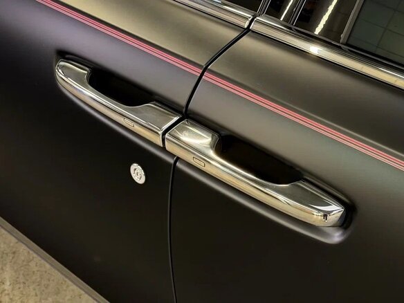 2023 Rolls-Royce Ghost Black Badge II (Series I), чёрный - вид 6