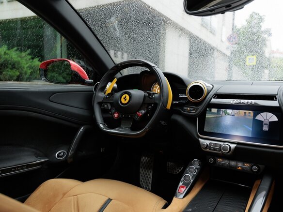 2017 Ferrari GTC4Lusso, красный, 31000000 рублей - вид 13