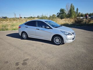 2015 Hyundai Solaris I Рестайлинг, серебристый, 950000 рублей, вид 3