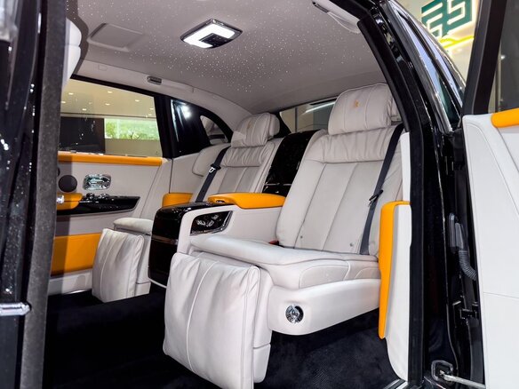 2023 Rolls-Royce Phantom Extended VIII Рестайлинг (Series II), чёрный, 47800000 рублей - вид 14