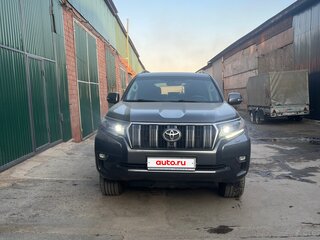 2019 Toyota Land Cruiser Prado 150 Series Рестайлинг 2, серый, 5600000 рублей, вид 3