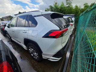 2019 Toyota RAV4 V (XA50), белый, 3400000 рублей, вид 2
