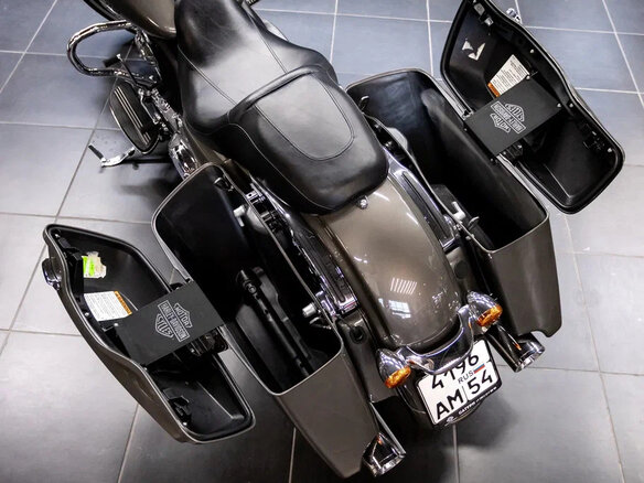 2018 Harley-Davidson Road Glide, серый, 1590000 рублей - вид 25