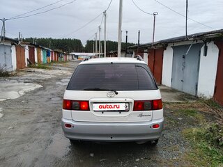 1997 Toyota Ipsum I (M10), белый, 350000 рублей, вид 4