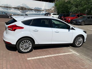 2017 Ford Focus III Рестайлинг, белый, 1050000 рублей, вид 3