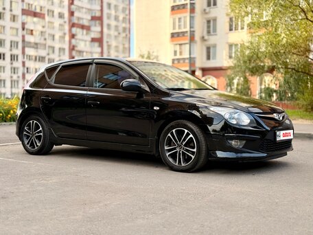 2011 Hyundai i30 I Рестайлинг, чёрный, 735000 рублей, вид 3