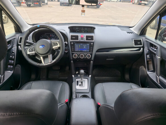 2017 Subaru Forester IV Рестайлинг 2, серый, 2095000 рублей - вид 10
