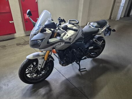 2006 Yamaha FZ1, серебристый, 560000 рублей, вид 2