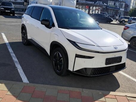 2026 Toyota bZ3X 58.3 kWh, белый, 3000000 рублей, вид 1