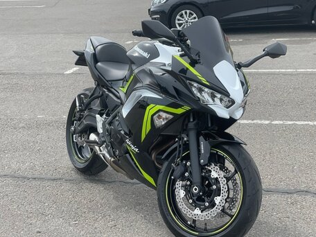 2021 Kawasaki Ninja 650, чёрный, 1030000 рублей, вид 1