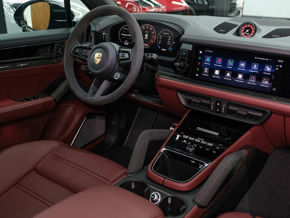 2026 Porsche Cayenne GTS III Рестайлинг, чёрный, 25600000 рублей - вид 33