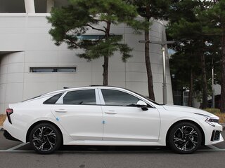 2026 Kia K5 III Рестайлинг, белый, 3690000 рублей, вид 3