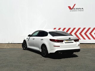 2019 Kia Optima IV Рестайлинг, белый, 2040000 рублей, вид 3