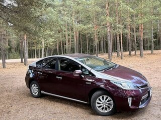 2014 Toyota Prius PHV ZVW35 III Рестайлинг (XW30), красный, 1600000 рублей, вид 3