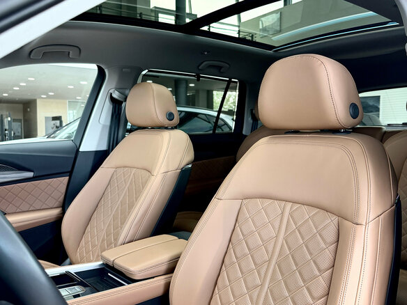 2023 Audi Q6 50 TFSI, чёрный, 6900000 рублей - вид 17