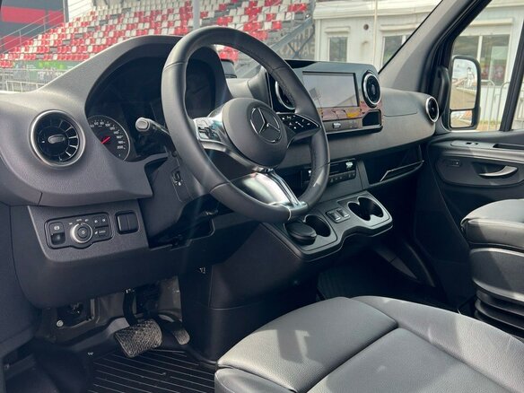 2024 Mercedes-Benz Sprinter, чёрный - вид 13