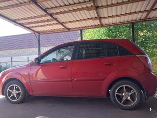 2011 Kia Rio II Рестайлинг, красный, 450000 рублей, вид 3