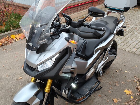 2018 Honda X-ADV, серебристый, 1100000 рублей - вид 5