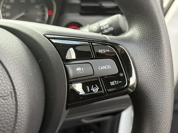 2022 Honda Vezel II, белый, 1760000 рублей - вид 15