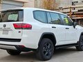 2022 Toyota Land Cruiser 300 Series, белый, 11548000 рублей - вид 1