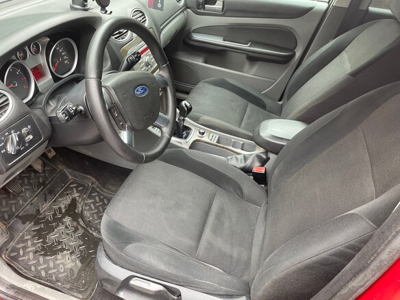 2008 Ford Focus II Рестайлинг, красный, 370000 рублей - вид 10
