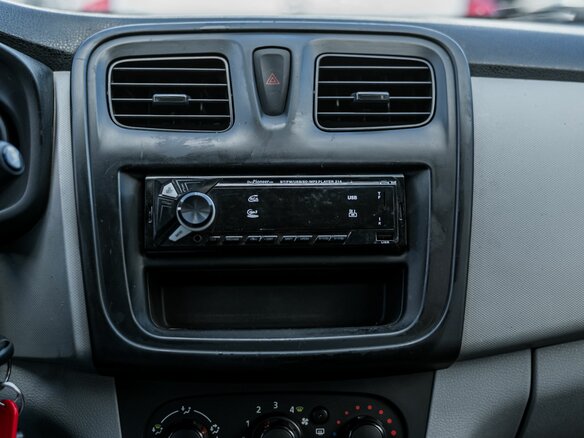 2014 Renault Sandero II, серый - вид 6