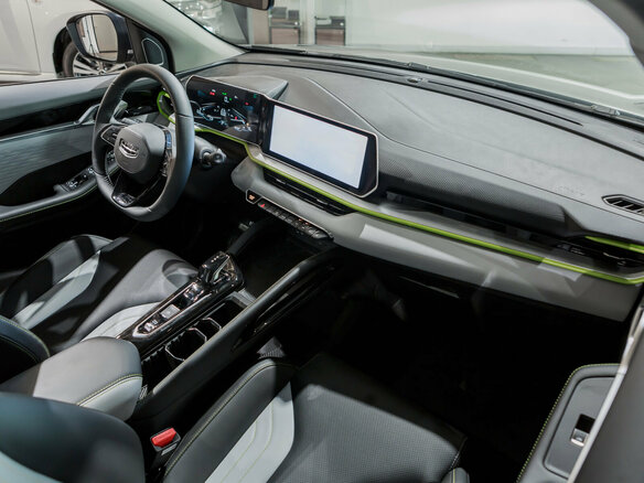 2026 Geely Coolray I Рестайлинг, серый, 2964990 рублей - вид 17