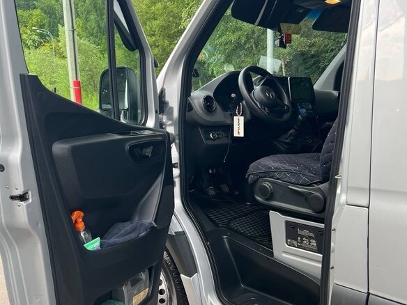 2020 Mercedes-Benz Sprinter, серебристый, 8300000 рублей - вид 2