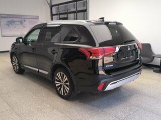 2019 Mitsubishi Outlander III Рестайлинг 3, чёрный, 2170000 рублей, вид 4