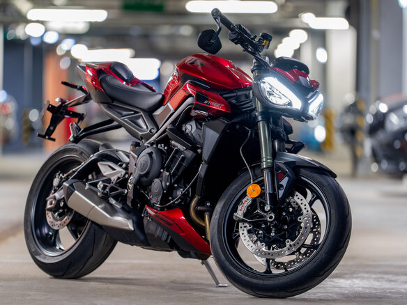 2023 Triumph Street Triple, пурпурный, 1120000 рублей