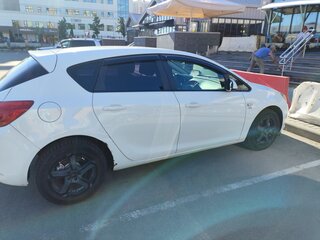 2013 Opel Astra J Рестайлинг, белый, 500000 рублей, вид 1