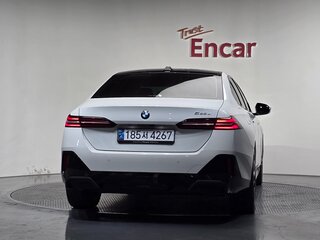 2025 BMW 5 серии 523d VIII (G60/G61/G68), белый, 6390007 рублей, вид 4