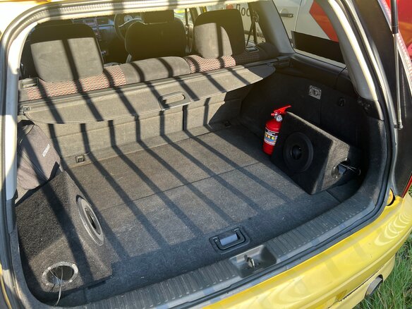 2002 Mitsubishi Lancer Cedia IX, жёлтый, 600000 рублей - вид 13