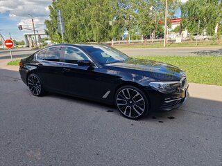 2019 BMW 5 серии 520d xDrive VII (G30/G31/G38), чёрный, 3250000 рублей, вид 2