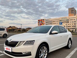 2018 Skoda Octavia III (A7) Рестайлинг, белый, 1700000 рублей, вид 1