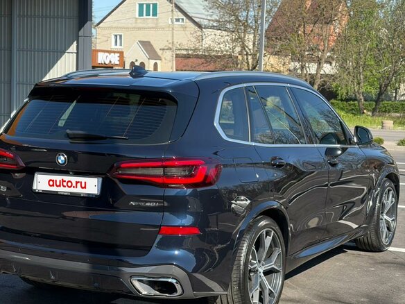 2021 BMW X5 40i IV (G05/G18), синий - вид 2