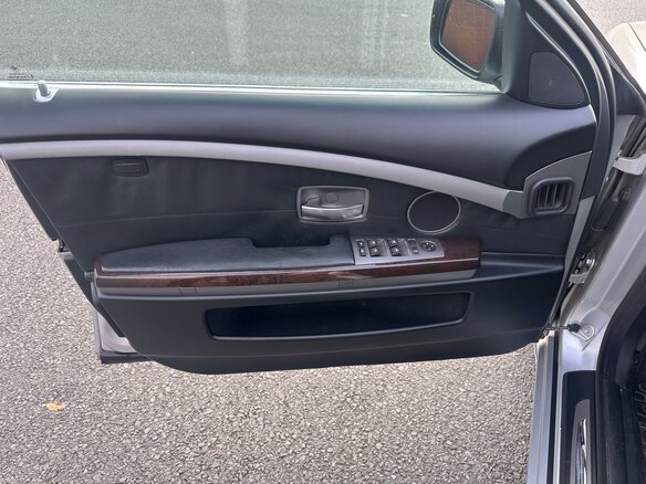 2001 BMW 7 серии Long 735Li IV (E65/E66), серебристый, 790000 рублей - вид 10