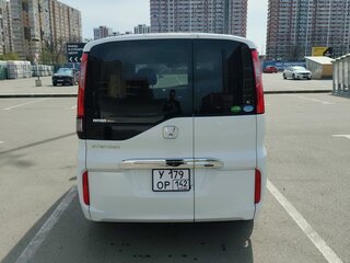 2015 Honda Stepwgn V, белый, 1900000 рублей, вид 5