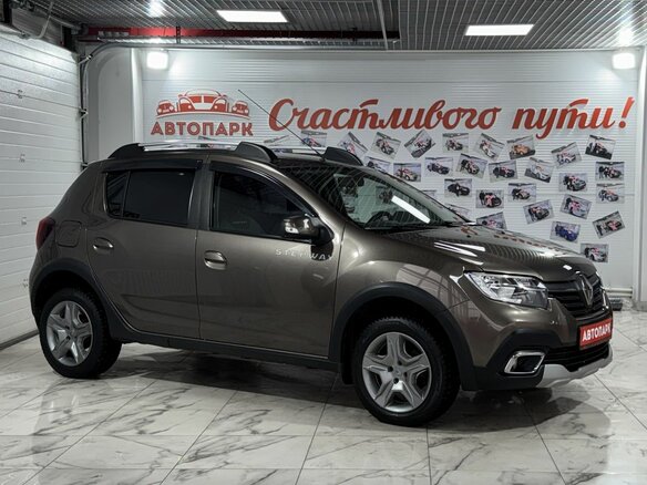 2020 Renault Sandero Stepway II Рестайлинг, коричневый, 1179000 рублей