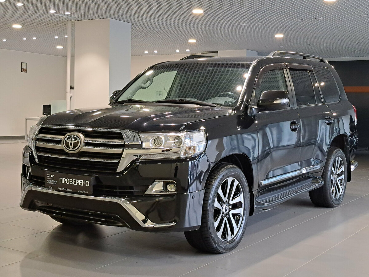 Открыть фотографии: Toyota Land Cruiser 200 Series Рестайлинг 1