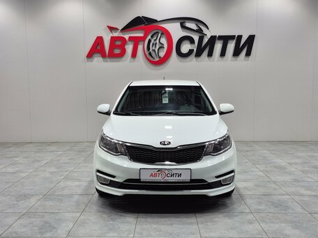 2016 Kia Rio III Рестайлинг, белый, 1161000 рублей, вид 2