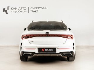 2021 Kia K5 III, белый, 2425000 рублей, вид 4