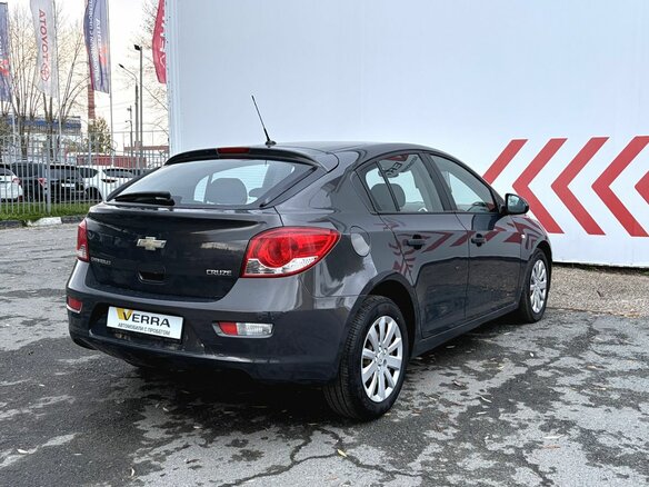 2013 Chevrolet Cruze I Рестайлинг, серый, 760000 рублей - вид 5