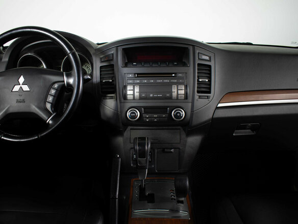 2008 Mitsubishi Pajero IV, бежевый, 1139000 рублей - вид 12