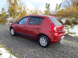 2010 Renault Sandero I, красный, 414000 рублей, вид 4