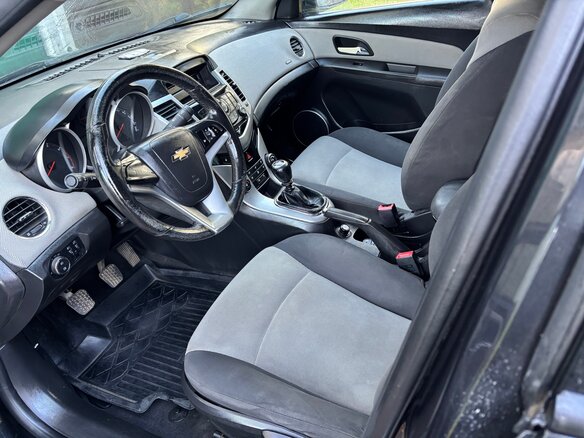 2012 Chevrolet Cruze I, чёрный, 735000 рублей - вид 4