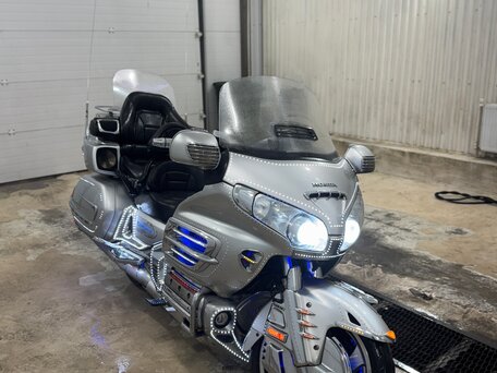 2006 Honda GL 1800 Gold Wing, серебристый, 1050000 рублей, вид 2