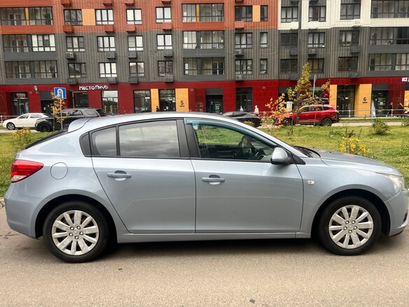 2012 Chevrolet Cruze I, серый, 690000 рублей - вид 3