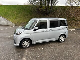2017 Toyota Tank I, серебристый, 900000 рублей, вид 3