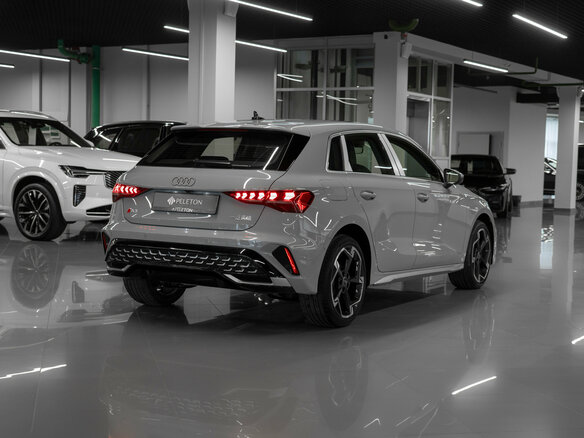 2025 Audi A3 35 TFSI IV (8Y) Рестайлинг, серый - вид 4